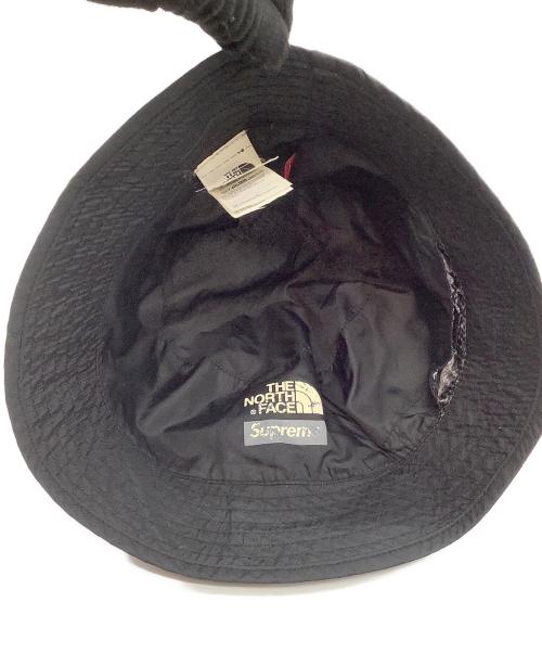 THE NORTH FACE（ザ ノース フェイス）THE NORTH FACE (ザ ノース フェイス) SUPREME (シュプリーム) Snakeskin Reversible Crushe グレー サイズ:L/G-XL/TGの古着・服飾アイテム