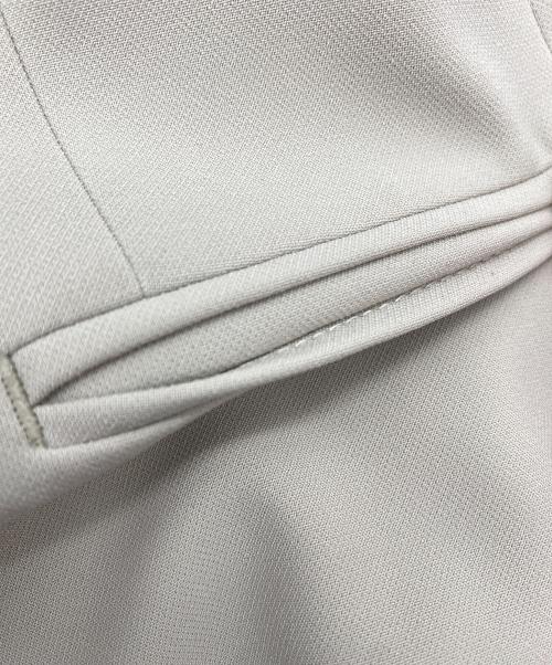 INDIVI（インディヴィ）INDIVI (インディヴィ) 合繊テーラードジャケット ベージュ サイズ:SIZE 38 未使用品の古着・服飾アイテム