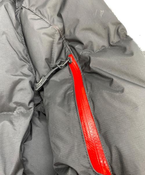 POLO RALPH LAUREN（ポロ・ラルフローレン）POLO RALPH LAUREN (ポロ・ラルフローレン) フーデッドダウンジャケット ブラック×レッド×ホワイトポニー サイズ:SIZE US Lの古着・服飾アイテム