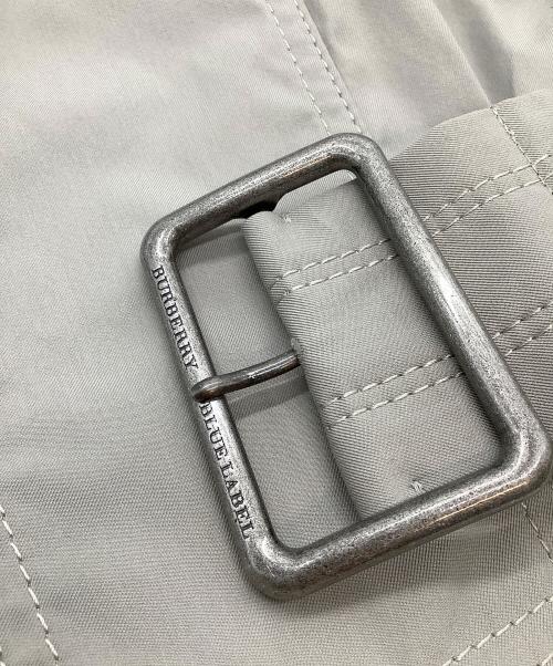 BURBERRY BLUE LABEL（バーバリーロンドンブルーレーベル）BURBERRY BLUE LABEL (バーバリーロンドンブルーレーベル) クロップドトレンチジャケット グレー サイズ:SIZE 38の古着・服飾アイテム