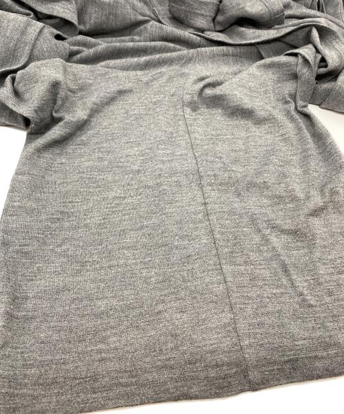 LIMI feu（リミフゥ）LIMI feu (リミフゥ) '90s Vネックニットワンピース グレー サイズ:SIZE S 未使用品の古着・服飾アイテム