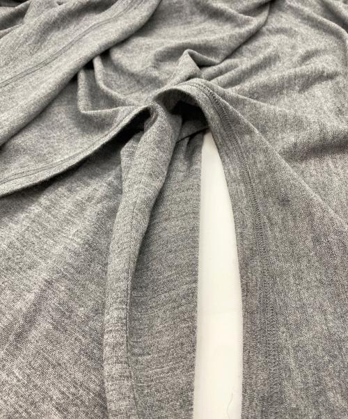 LIMI feu（リミフゥ）LIMI feu (リミフゥ) '90s Vネックニットワンピース グレー サイズ:SIZE S 未使用品の古着・服飾アイテム