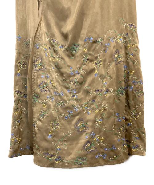 maturely（マチュアリー）maturely (マチュアリー) 22AW Embroidery Cut off Dress ブラウン サイズ:SIZE Free 未使用品の古着・服飾アイテム