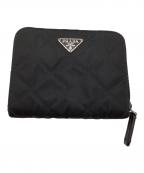 PRADAプラダ）の古着「2つ折り財布」｜ブラック