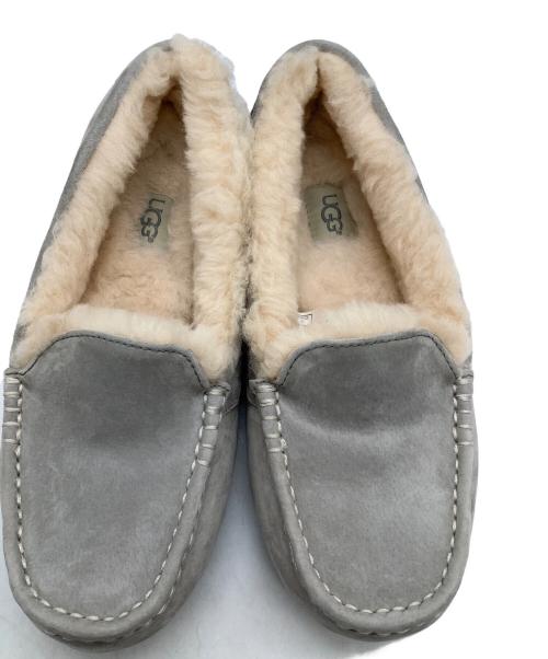 UGG（アグ）UGG (アグ) Ansley モカシンシューズ ライトグレー サイズ:SIZE 25cmの古着・服飾アイテム