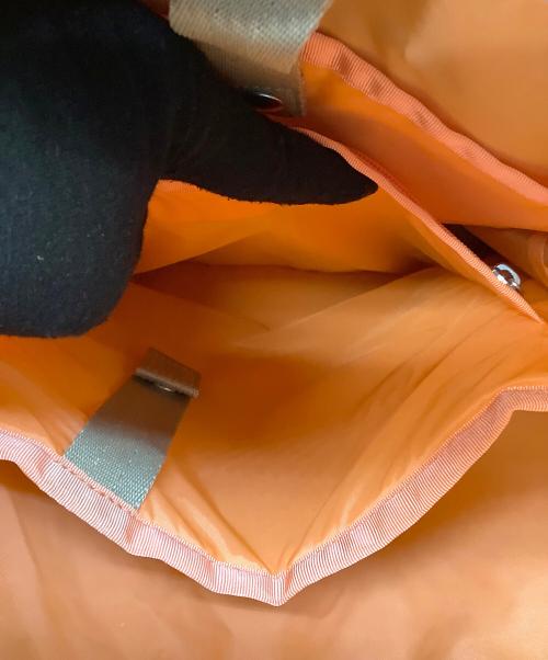 LeSportsac（レスポートサック）LeSportsac (レスポートサック) ひとりっぷ (ヒトリップ) リュック ゴールドの古着・服飾アイテム