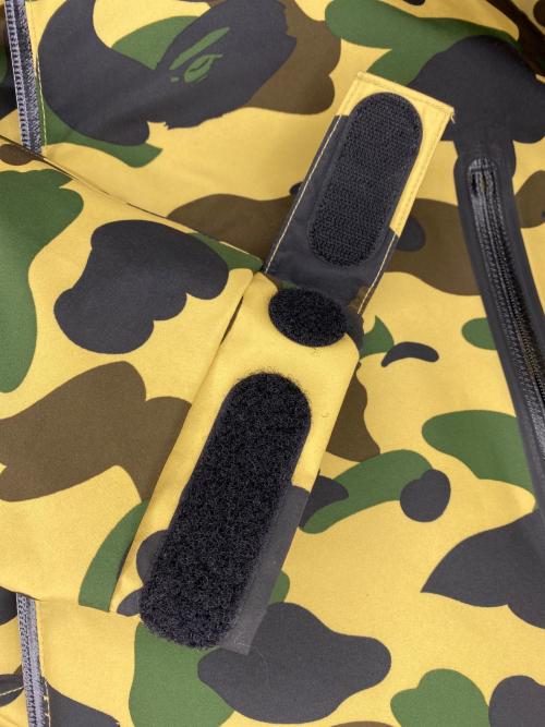 A BATHING APE（ア ベイシング エイプ）A BATHING APE (ア ベイシング エイプ) GORE-TEX 1ST CAMO HOODIE DOWN JACKET カーキ×グリーン サイズ:SIZE Sの古着・服飾アイテム