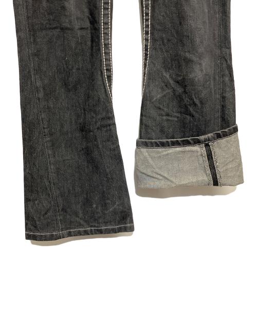 TRUE RELIGION（トゥルー レリジョン）TRUE RELIGION (トゥルー レリジョン) ローライズジーンズ ブラック サイズ:SIZE 71cm (W28)の古着・服飾アイテム