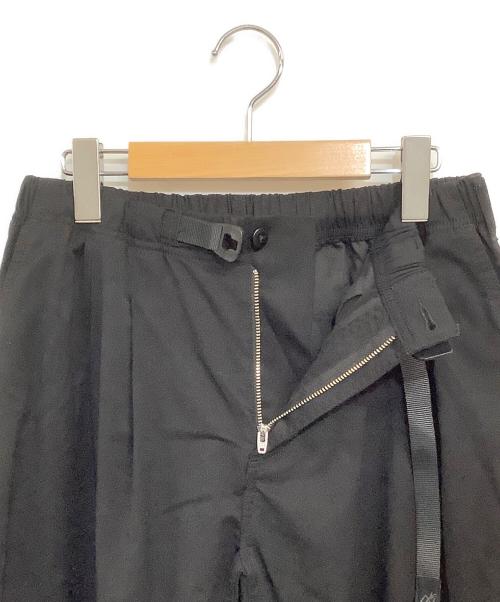 GRAMICCI（グラミチ）GRAMICCI (グラミチ) Bshop (ビショップ) 2タックワイドテーパードパンツ ブラック サイズ:SIZE M (ASIA)の古着・服飾アイテム