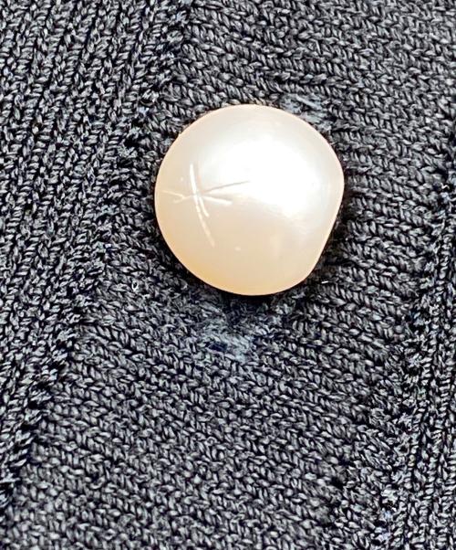 Aveniretoile（アベニールエトワール）Aveniretoile (アベニールエトワール) 25SS パールボタンニットカーディガン ブラック サイズ:SIZE 38の古着・服飾アイテム