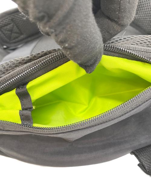 HUF（ハフ）HUF (ハフ) ボディーバッグ ブラックの古着・服飾アイテム