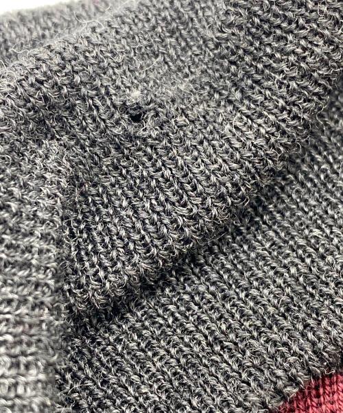 Maison Margiela（メゾンマルジェラ）Maison Margiela (メゾンマルジェラ) 薄手ニット レッド×グレー サイズ:タグ不鮮明の古着・服飾アイテム
