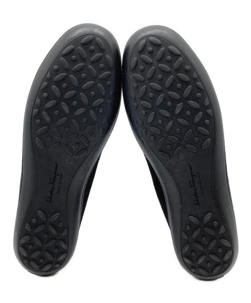 Salvatore Ferragamo（サルヴァトーレ フェラガモ）Salvatore Ferragamo (サルヴァトーレ フェラガモ) スウェードローファー ブラック サイズ:7Mの古着・服飾アイテム