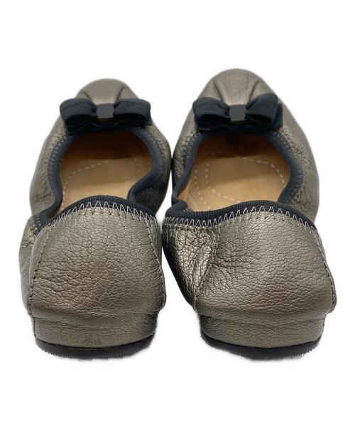 Salvatore Ferragamo（サルヴァトーレ フェラガモ）Salvatore Ferragamo (サルヴァトーレ フェラガモ) バレエシューズ シルバー サイズ:7Mの古着・服飾アイテム