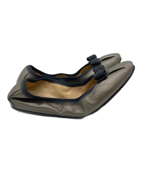 Salvatore Ferragamo（サルヴァトーレ フェラガモ）Salvatore Ferragamo (サルヴァトーレ フェラガモ) バレエシューズ シルバー サイズ:7Mの古着・服飾アイテム