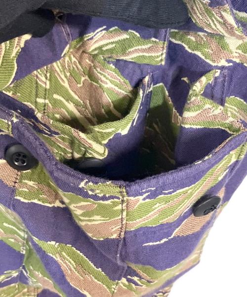 BEAMS PLUS（ビームスプラス）BEAMS PLUS (ビームスプラス) MIL 6 Pockets Tiger Stripe Jacquard パープル×グリーン サイズ:SIZE Mの古着・服飾アイテム