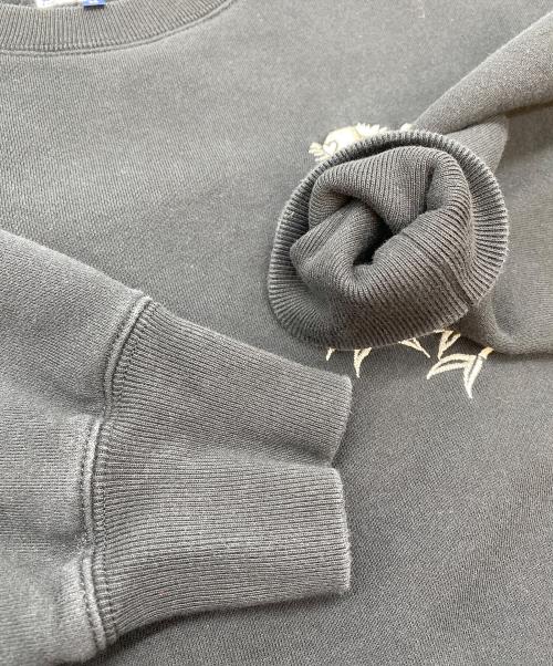 BEAMS（ビームス）BEAMS (ビームス) テーラー東洋 (テーラートウヨウ) 別注 刺繍 クルーネック スウェット ブラック サイズ:SIZE Mの古着・服飾アイテム