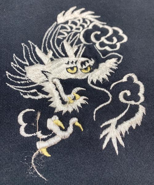 BEAMS（ビームス）BEAMS (ビームス) テーラー東洋 (テーラートウヨウ) 別注 刺繍 クルーネック スウェット ブラック サイズ:SIZE Mの古着・服飾アイテム