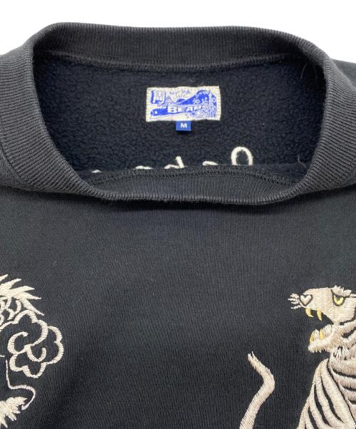 BEAMS（ビームス）BEAMS (ビームス) テーラー東洋 (テーラートウヨウ) 別注 刺繍 クルーネック スウェット ブラック サイズ:SIZE Mの古着・服飾アイテム