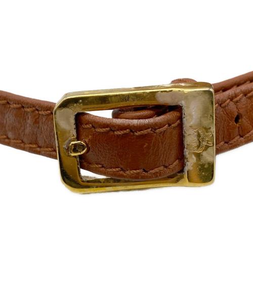 MCM（エムシーエム）MCM (エムシーエム) ショルダーポーチ ブラウンの古着・服飾アイテム