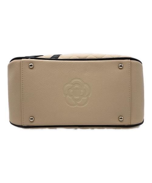 CLATHAS（クレイサス）CLATHAS (クレイサス) キルティングハンドバッグ ベージュ×ブラック 未使用品の古着・服飾アイテム