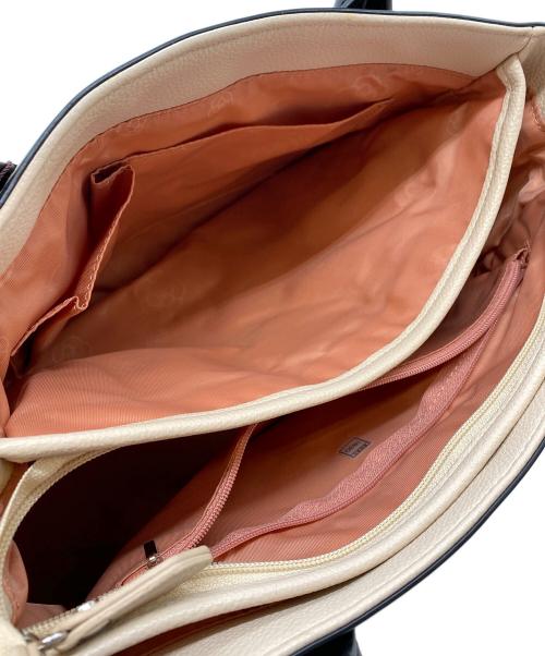 CLATHAS（クレイサス）CLATHAS (クレイサス) キルティングハンドバッグ ベージュ×ブラック 未使用品の古着・服飾アイテム