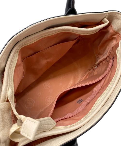 CLATHAS（クレイサス）CLATHAS (クレイサス) キルティングハンドバッグ ベージュ×ブラック 未使用品の古着・服飾アイテム