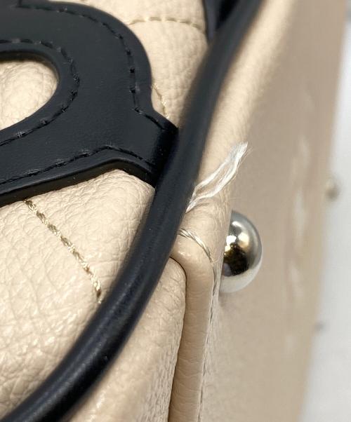 CLATHAS（クレイサス）CLATHAS (クレイサス) キルティングハンドバッグ ベージュ×ブラック 未使用品の古着・服飾アイテム