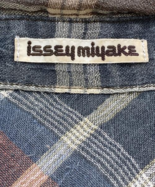 ISSEY MIYAKE（イッセイミヤケ）ISSEY MIYAKE (イッセイミヤケ) 長袖シャツ ブラウン サイズ:SIZE Sの古着・服飾アイテム