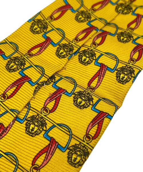 VERSACE（ヴェルサーチェ）VERSACE (ヴェルサーチェ) 90-00s メドゥーサメダル ネクタイ イエロー サイズ:Freeの古着・服飾アイテム