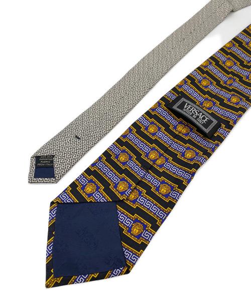 VERSACE（ヴェルサーチェ）VERSACE (ヴェルサーチェ) 90-00s メドゥーサ・グレカ ネクタイ ブラック×ブルー サイズ:Freeの古着・服飾アイテム