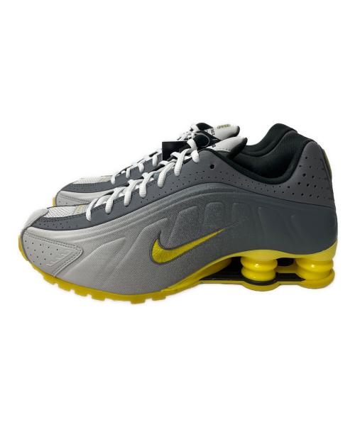 NIKE（ナイキ）NIKE (ナイキ) SHOX R4 SE VAST GREY/BRIGHT CITRON-LT GRAPHITE グレー×ホワイト サイズ:27cm 未使用品の古着・服飾アイテム