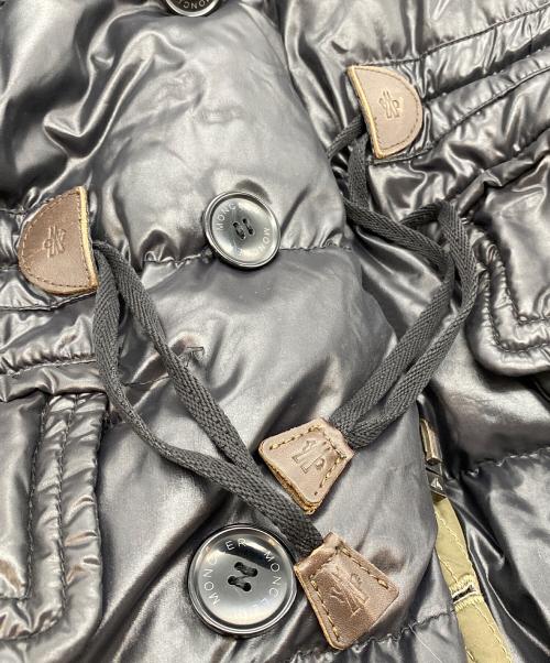MONCLER（モンクレール）MONCLER (モンクレール) ANDRE リバーシブルダウンコート ブラック×オリーブ サイズ:SIZE 2の古着・服飾アイテム
