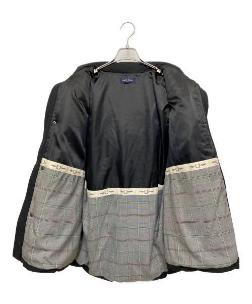 FRED PERRY（フレッドペリー）FRED PERRY (フレッドペリー) ダウンジャケット ブラック サイズ:SIZE UK Mの古着・服飾アイテム