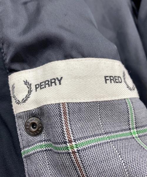 FRED PERRY（フレッドペリー）FRED PERRY (フレッドペリー) ダウンジャケット ブラック サイズ:SIZE UK Mの古着・服飾アイテム