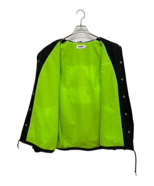 X-LARGE（エクストララージ）X-LARGE (エクストララージ) コーチジャケット ブラック×グリーン サイズ:SIZE Lの古着・服飾アイテム