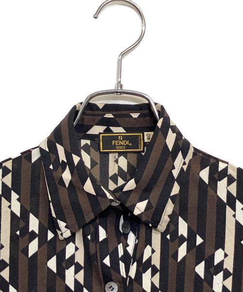 FENDI（フェンディ）FENDI (フェンディ) 半袖シャツ ブラウン×ホワイト サイズ:SIZE 40の古着・服飾アイテム