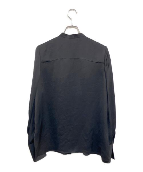 Spick and Span（スピック＆スパン）Spick and Span (スピック＆スパン) 24SS サテンタックスリーブパールボタンブラウス ブラック サイズ:SIZE Free 未使用品の古着・服飾アイテム