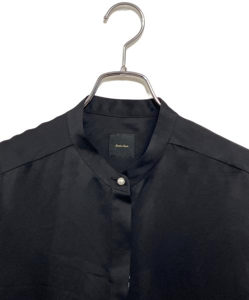 Spick and Span（スピック＆スパン）Spick and Span (スピック＆スパン) 24SS サテンタックスリーブパールボタンブラウス ブラック サイズ:SIZE Free 未使用品の古着・服飾アイテム