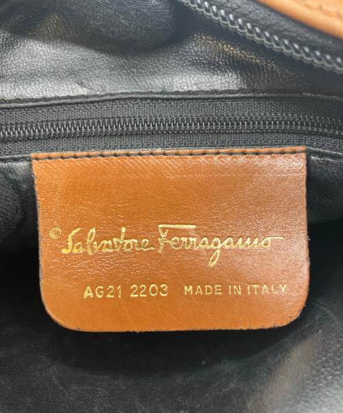 Salvatore Ferragamo（サルヴァトーレ フェラガモ）Salvatore Ferragamo (サルヴァトーレ フェラガモ) ショルダーバッグ ネイビー×ブラウンの古着・服飾アイテム