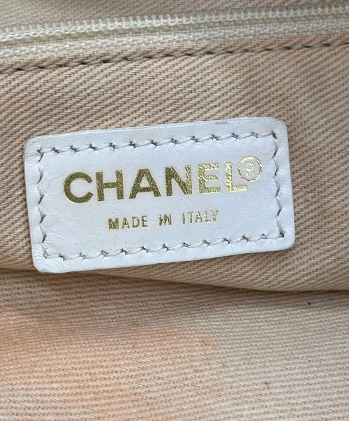 CHANEL（シャネル）CHANEL (シャネル) チェーンショルダーバッグ ホワイト×ブラックの古着・服飾アイテム
