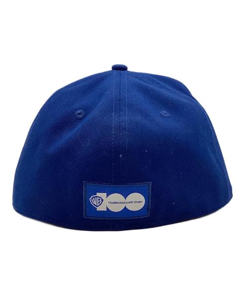 WARNERBROS（ワーナーブラザーズ）WARNERBROS (ワーナーブラザーズ) New Era (ニューエラ) 100周年記念 キャップ レッド×ブルー サイズ:7 3/8 未使用品の古着・服飾アイテム