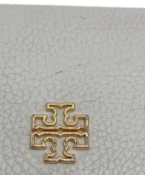 TORY BURCH（トリーバーチ）TORY BURCH (トリーバーチ) コンパクトウォレット ホワイトベージュの古着・服飾アイテム