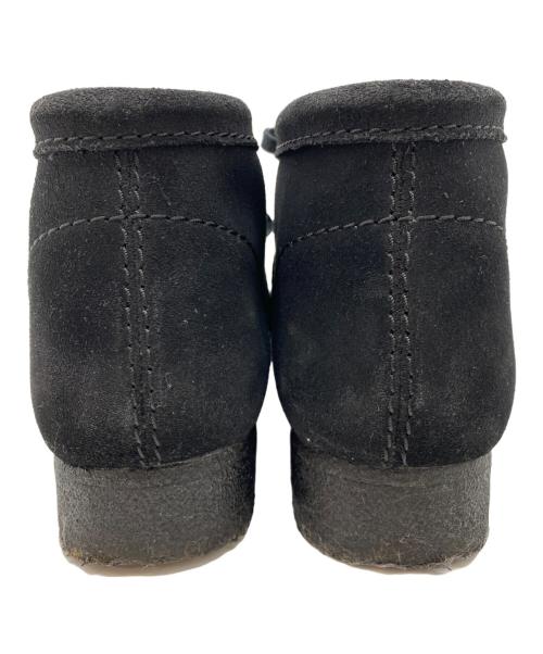 CLARKS ORIGINALS（クラークス オリジナルズ）CLARKS ORIGINALS (クラークス オリジナルズ) ワラビーブーツ ブラックスエード サイズ:SIZE UK7.5の古着・服飾アイテム