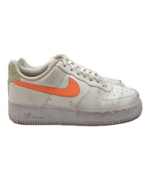 NIKE（ナイキ）NIKE (ナイキ) WMNS AIR FORCE 1 '07 ホワイト×サーモンピンク サイズ:SIZE 24.5cmの古着・服飾アイテム