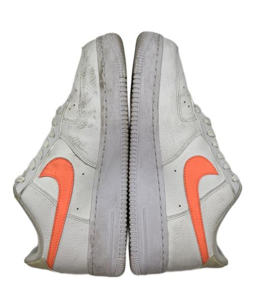 NIKE（ナイキ）NIKE (ナイキ) WMNS AIR FORCE 1 '07 ホワイト×サーモンピンク サイズ:SIZE 24.5cmの古着・服飾アイテム