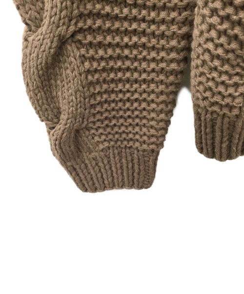 JUSGLITTY（ジャスグリッティー）JUSGLITTY (ジャスグリッティー) ケーブルゆるカーデ ブラウン サイズ:M 未使用品の古着・服飾アイテム