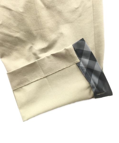 BURBERRY（バーバリー）BURBERRY (バーバリー) クロップドパンツ カーキ サイズ:44の古着・服飾アイテム