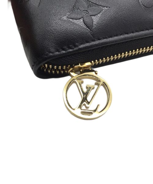 LOUIS VUITTON（ルイ ヴィトン）LOUIS VUITTON (ルイ ヴィトン) エンボスジッピーウォレット ブラックの古着・服飾アイテム