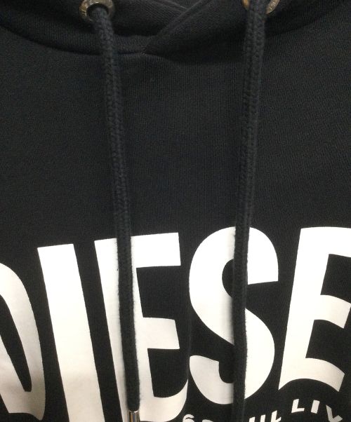 DIESEL（ディーゼル）DIESEL (ディーゼル) S-GIR-HOOD-DIVISION-LOGO FELPA  ブラック サイズ:Mの古着・服飾アイテム